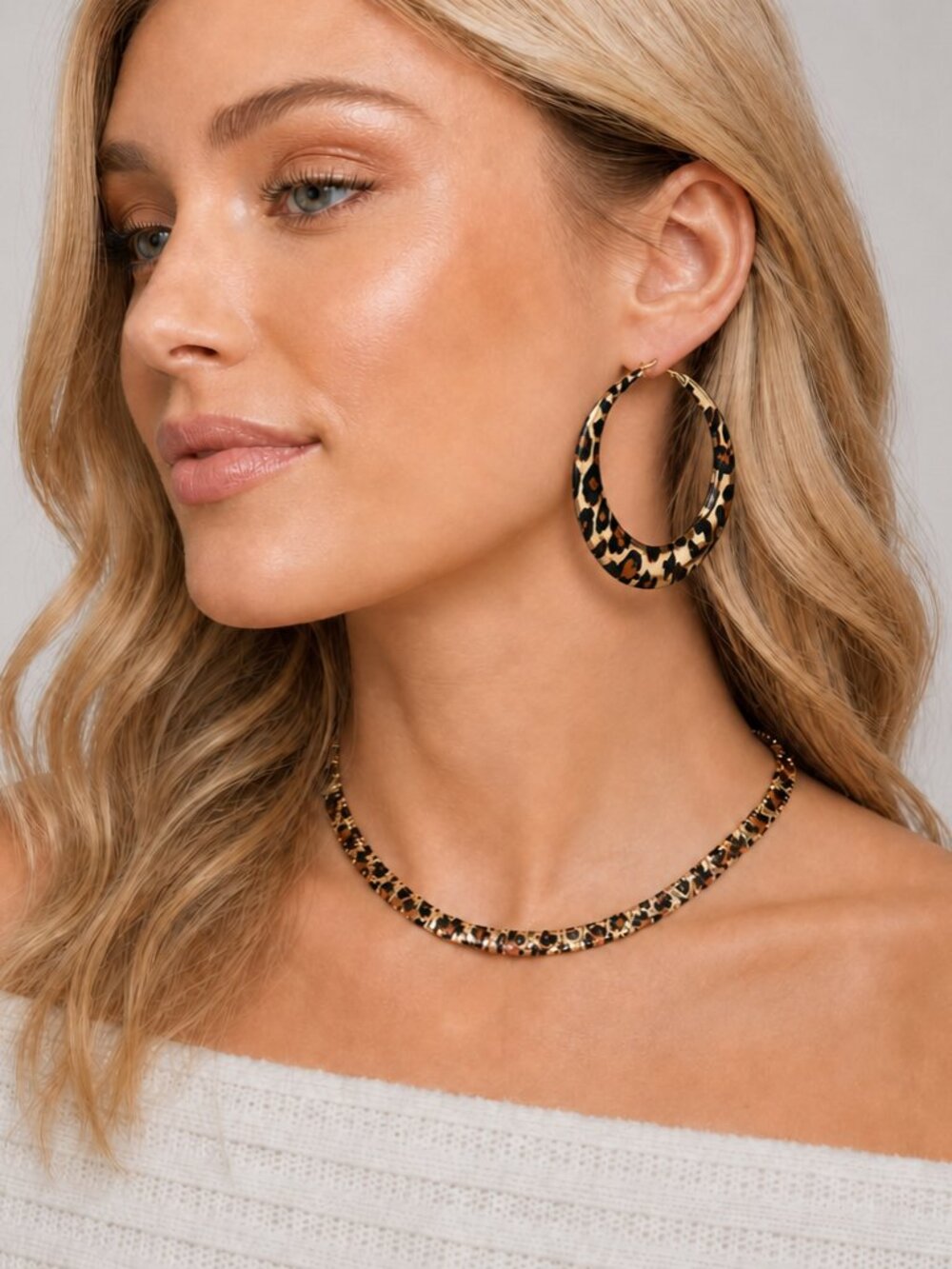 Necklace and Hoop Earrings. Leopard Print. New.